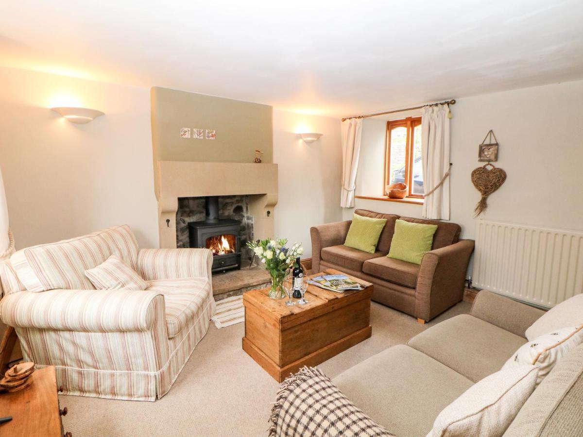 Kempshill Cottage Tideswell Bagian luar foto