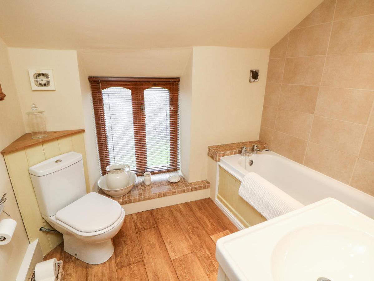 Kempshill Cottage Tideswell Bagian luar foto