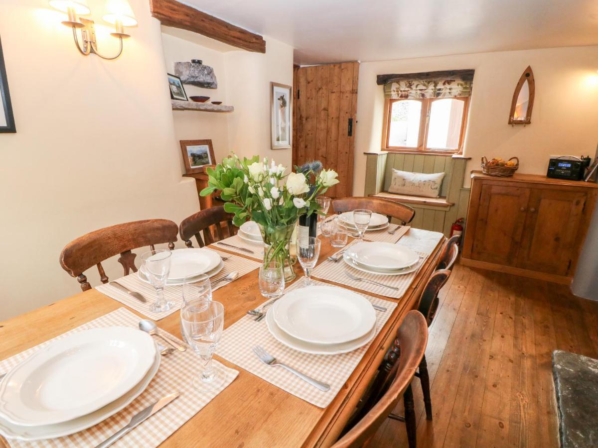 Kempshill Cottage Tideswell Bagian luar foto