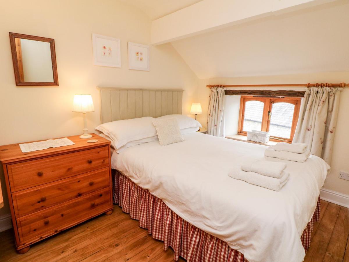 Kempshill Cottage Tideswell Bagian luar foto