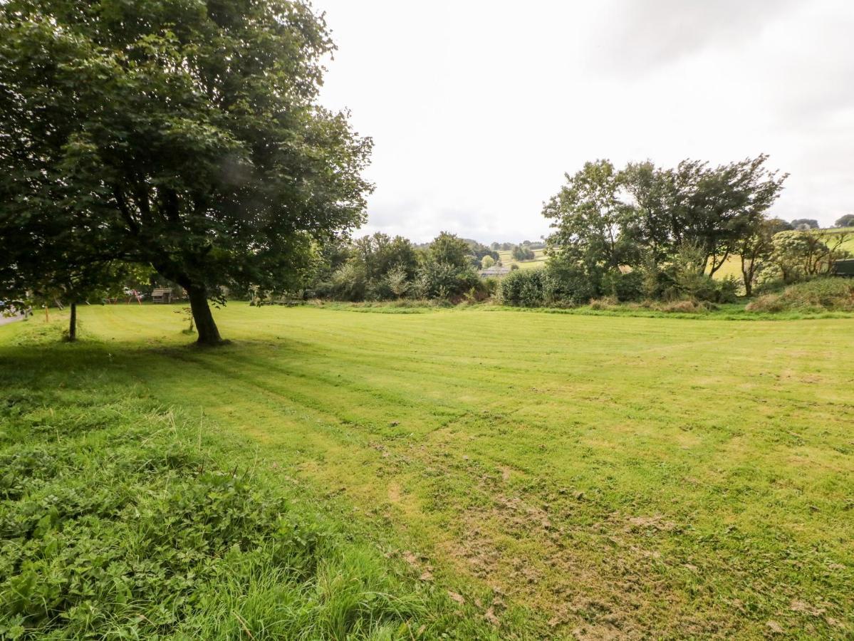 Kempshill Cottage Tideswell Bagian luar foto