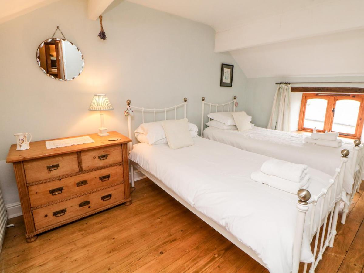Kempshill Cottage Tideswell Bagian luar foto